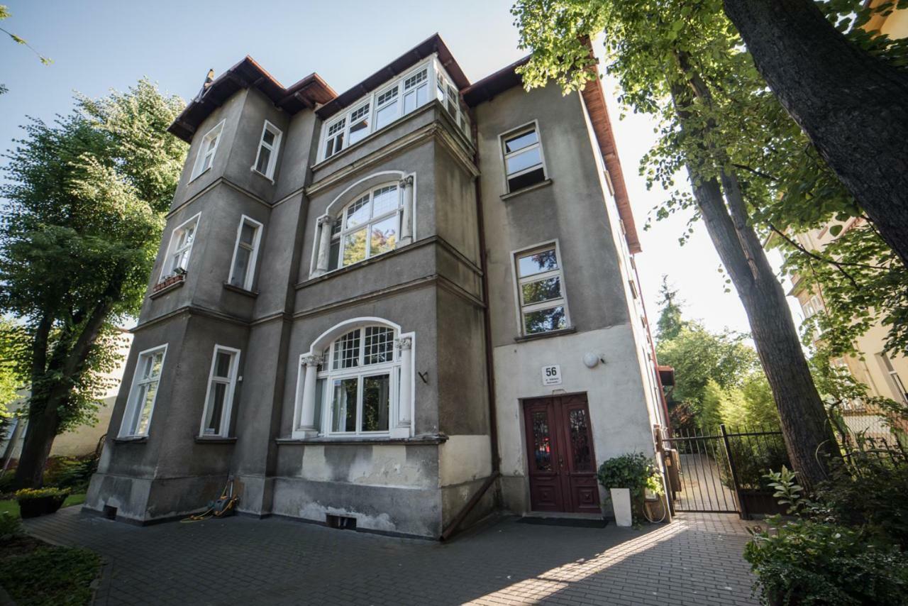 Apartament *